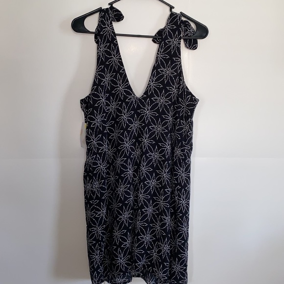 3/20🌟 Shimera NWT tie shoulder swim cover dot floral black/white size M - Picture 2 of 10